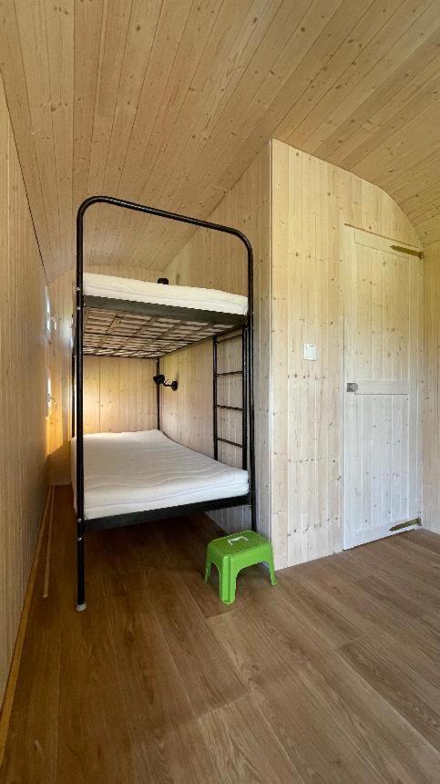 Glamping - Stylova Maringotka V Srdci Ladova Kraje, Pobliz Hlavniho Mesta Prahy Stribrna Skalice Ngoại thất bức ảnh