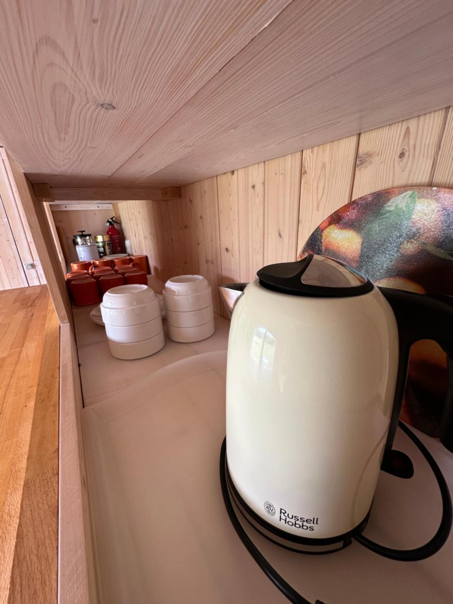 Glamping - Stylova Maringotka V Srdci Ladova Kraje, Pobliz Hlavniho Mesta Prahy Stribrna Skalice Ngoại thất bức ảnh